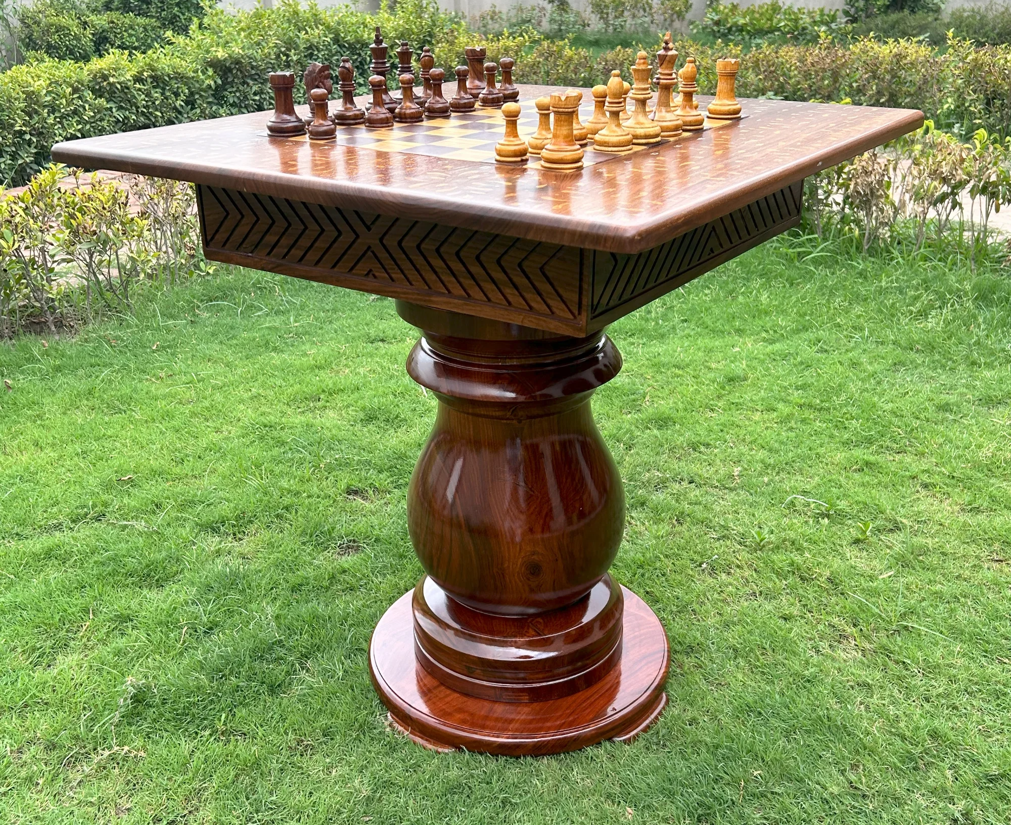 Wooden chess set and game pieces